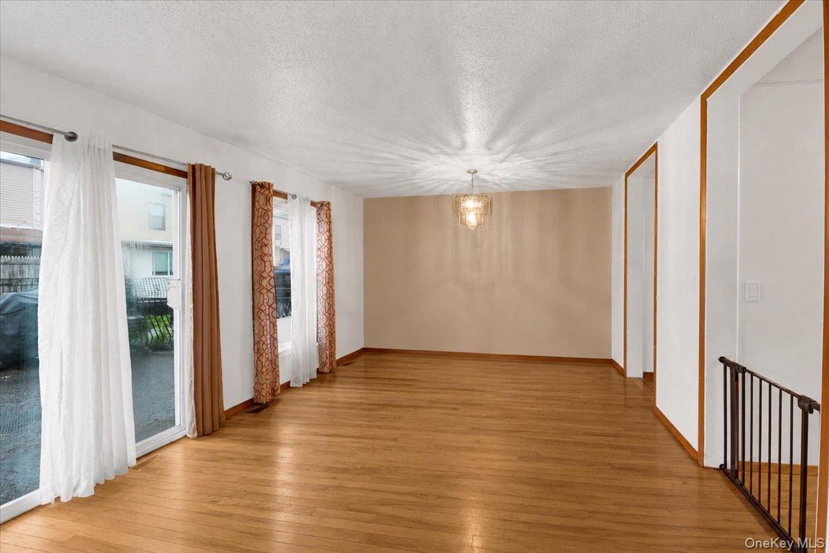 2069 Cicero Avenue Property Photo 8