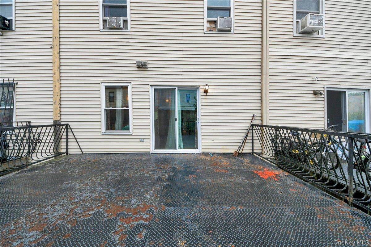 2069 Cicero Avenue Property Photo 16