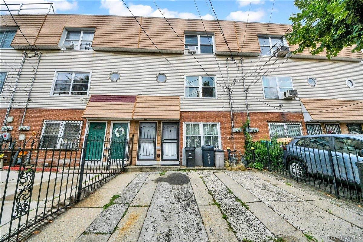 2069 Cicero Avenue Property Photo 17