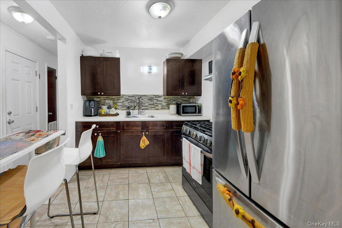 2069 Cicero Avenue Property Photo 33