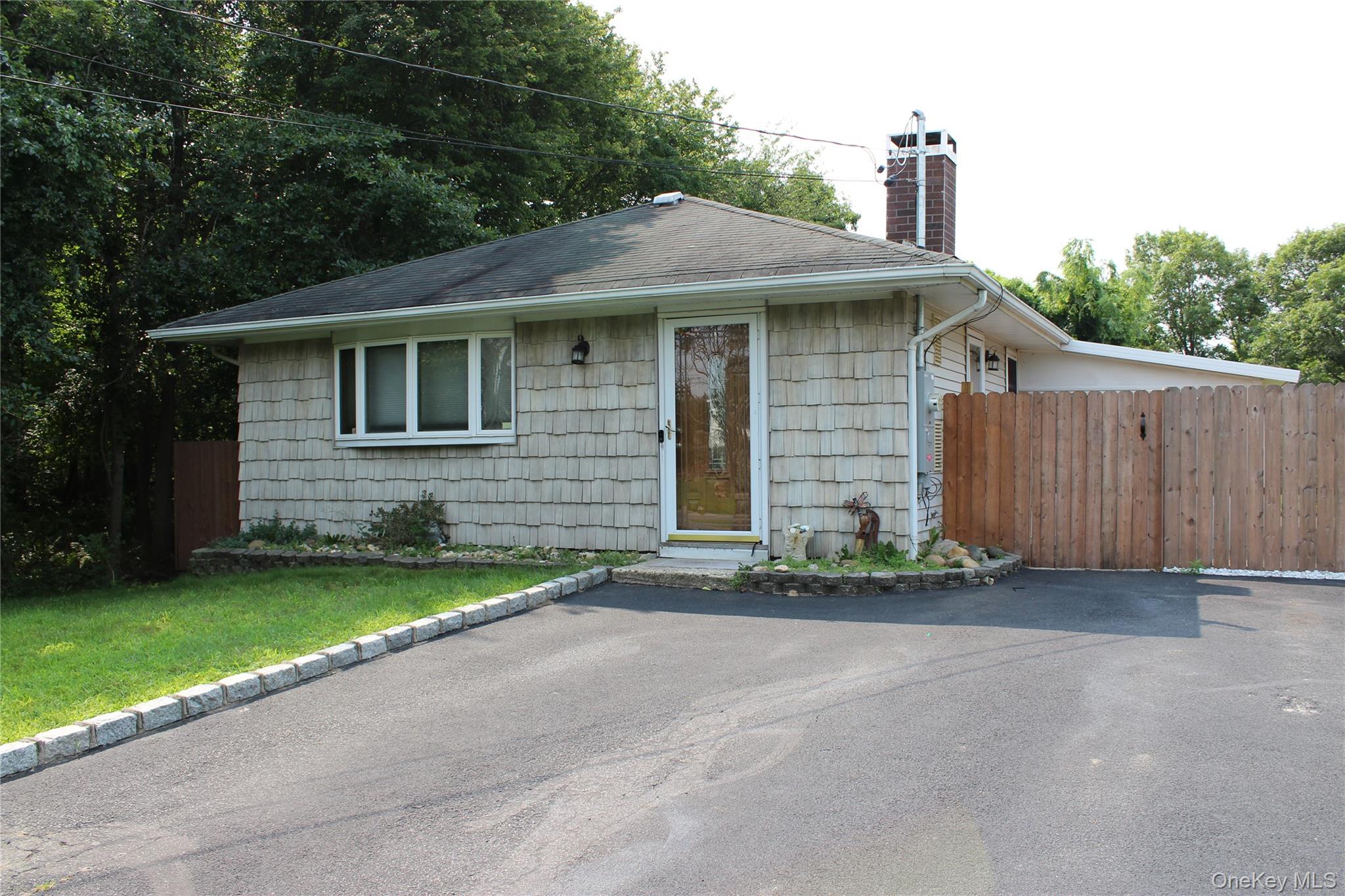 92 Lombardy Drive Property Photo 1