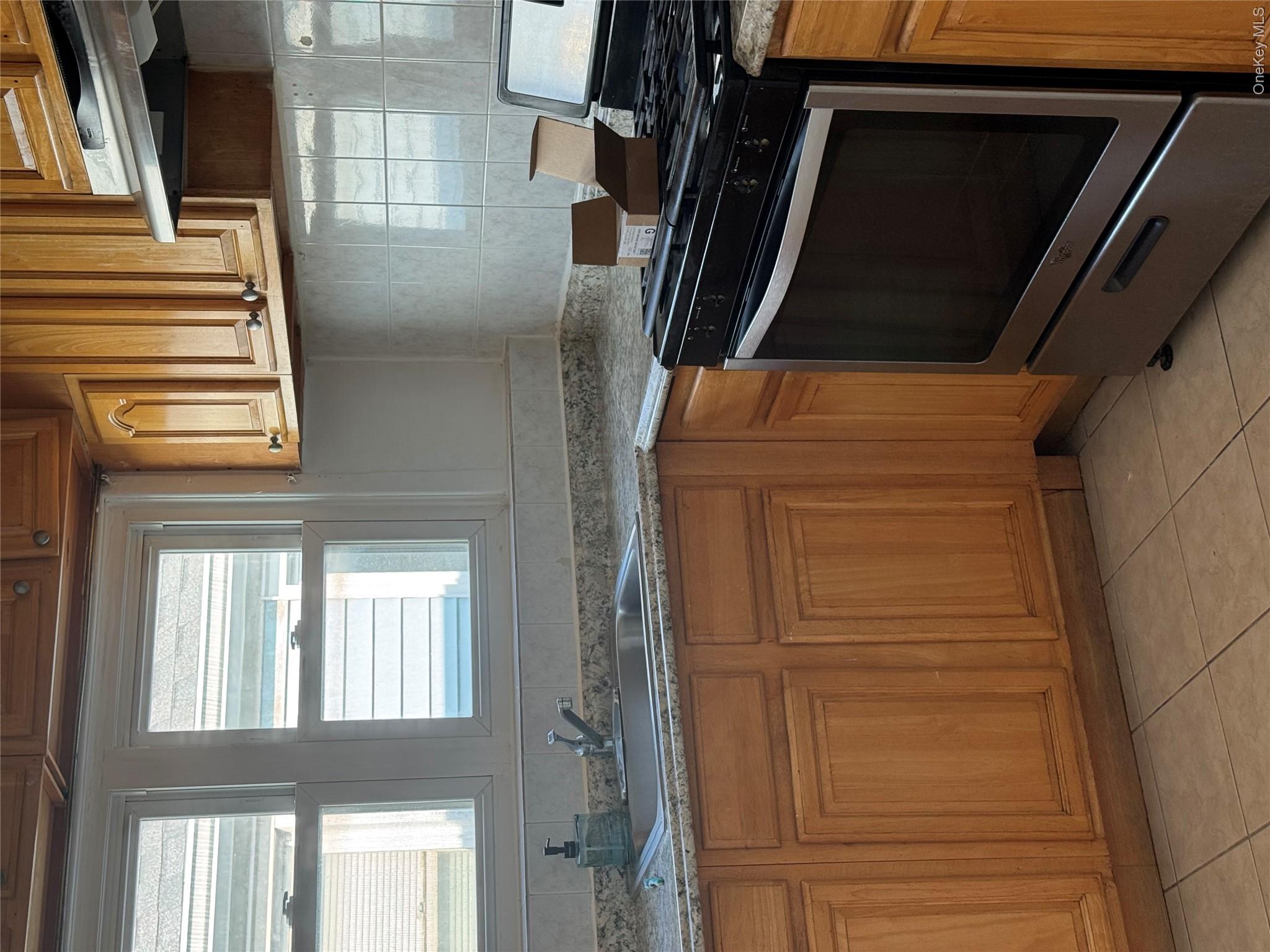 171-28 103rd Road Property Photo 4