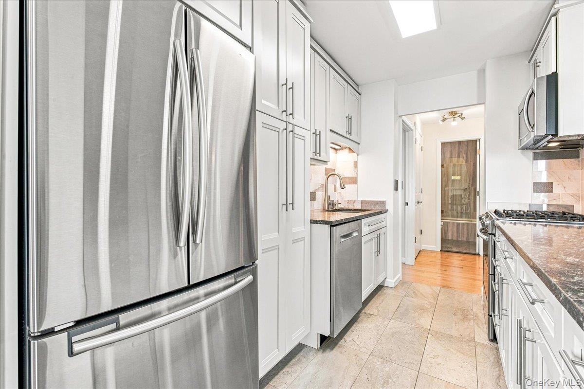 110-11 Queens Boulevard 29g Property Photo 14