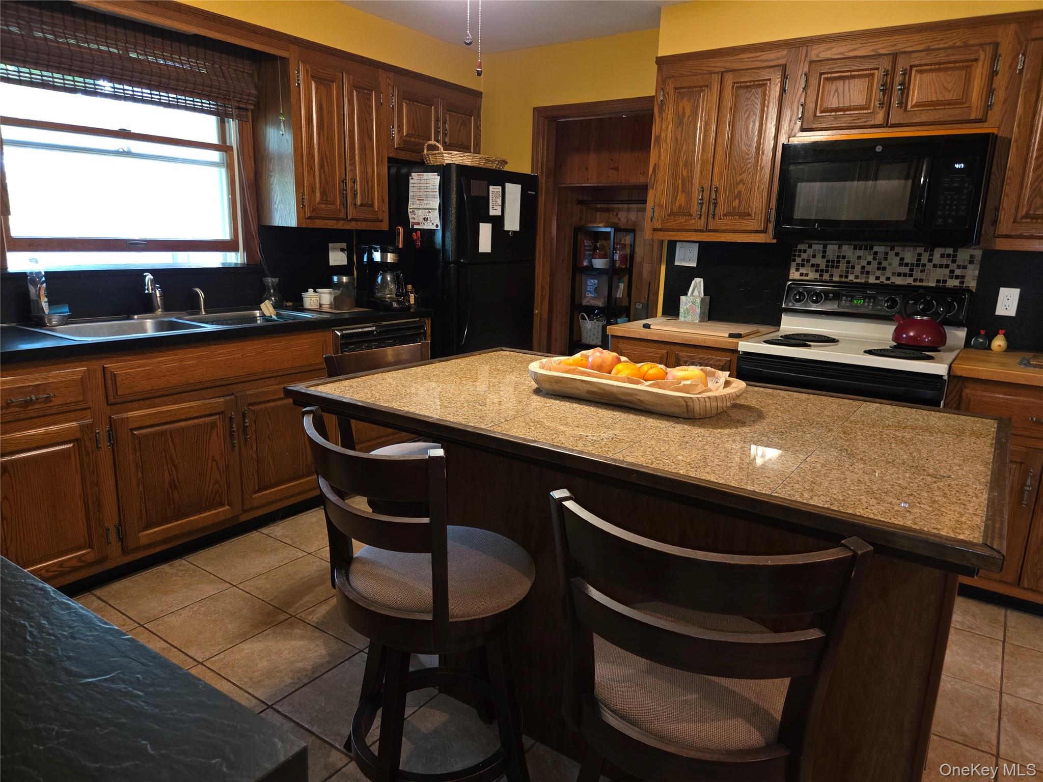 33 Elmwood Avenue Property Photo 19