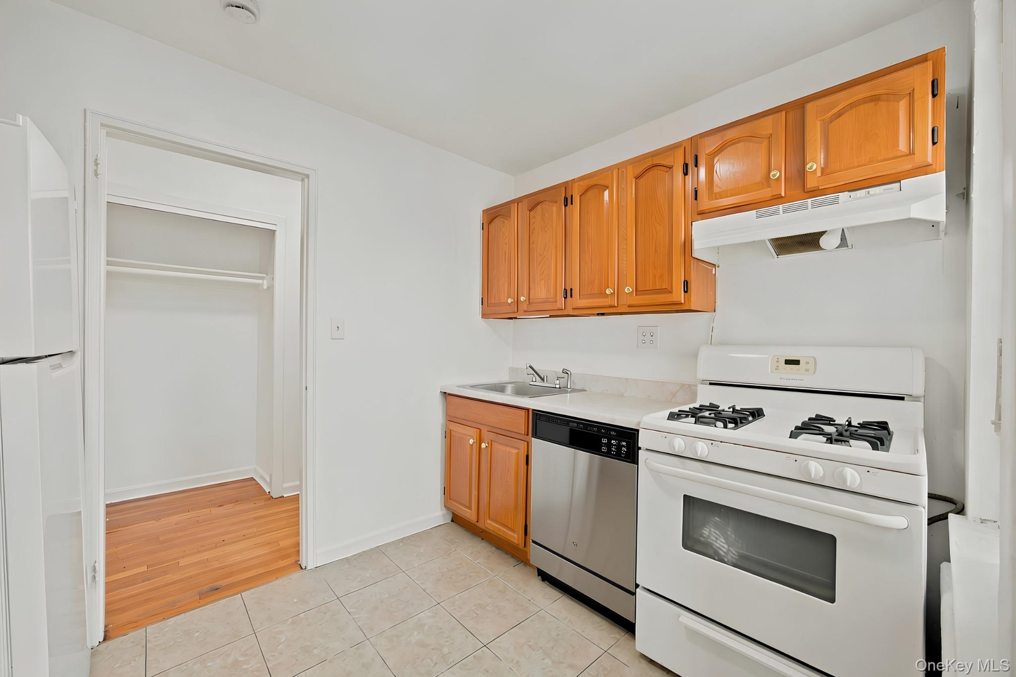 67-07 Yellowstone Boulevard 6f Property Photo 5