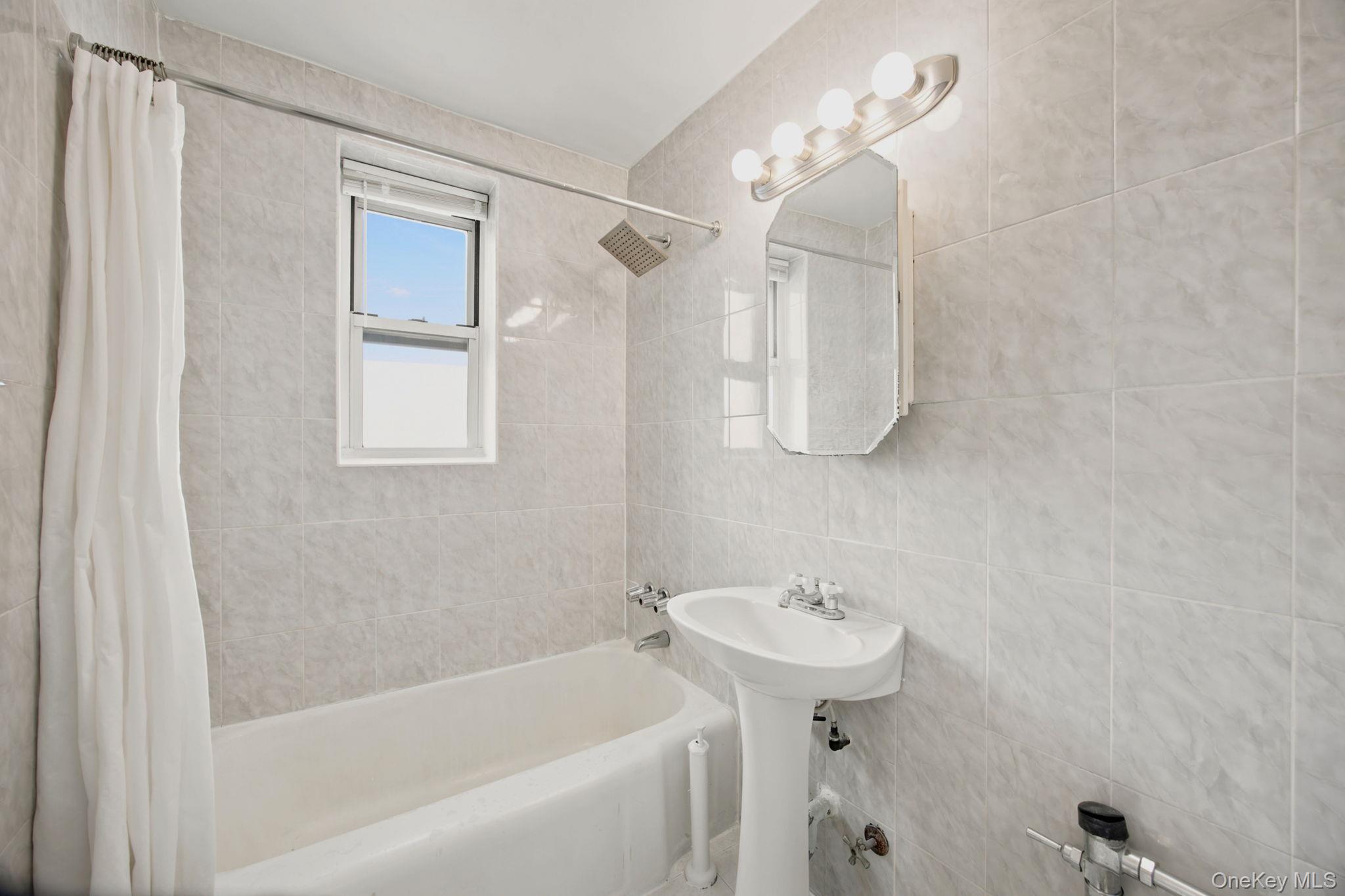 67-07 Yellowstone Boulevard 6f Property Photo 9
