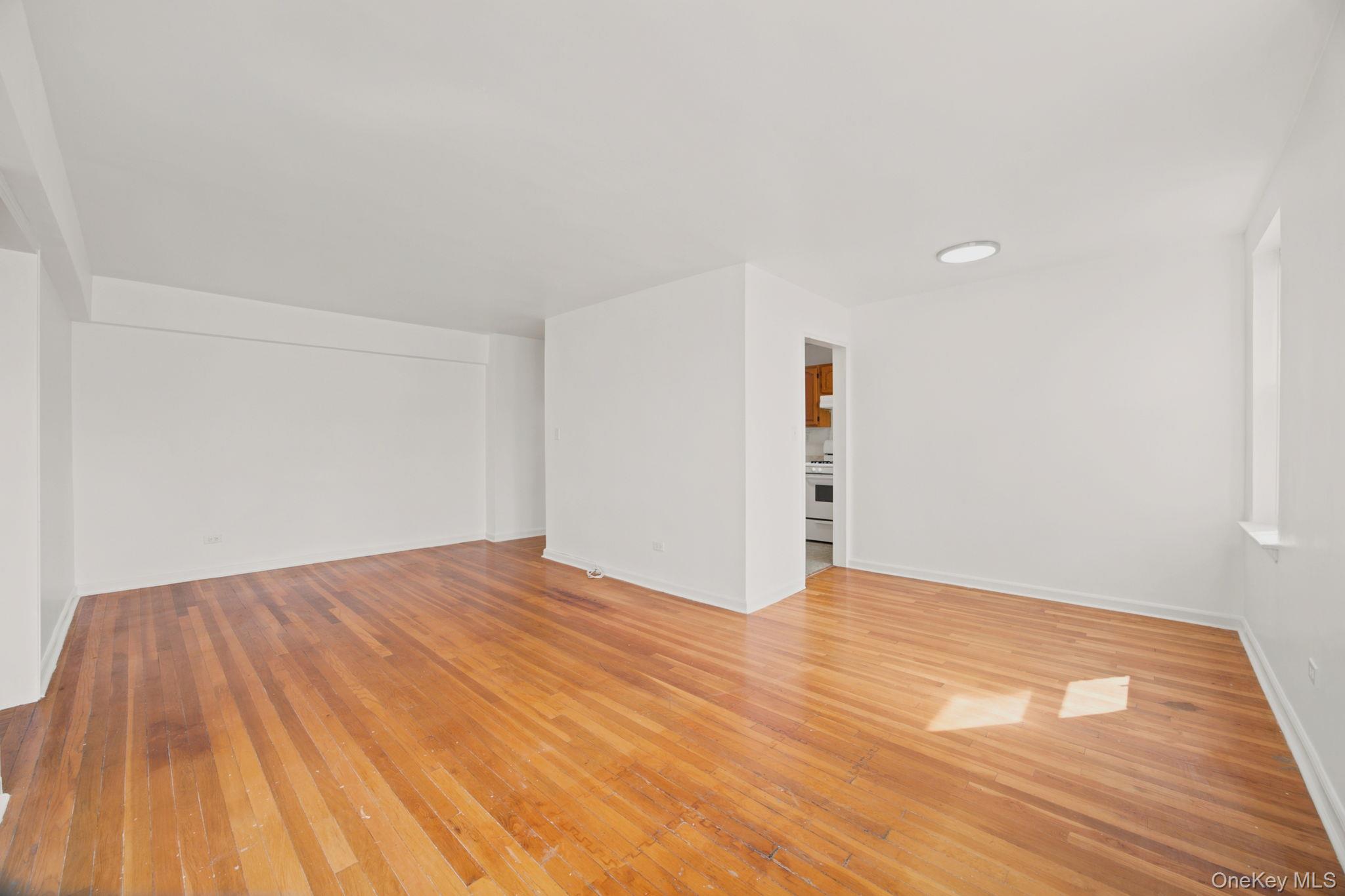 67-07 Yellowstone Boulevard 6f Property Photo 12