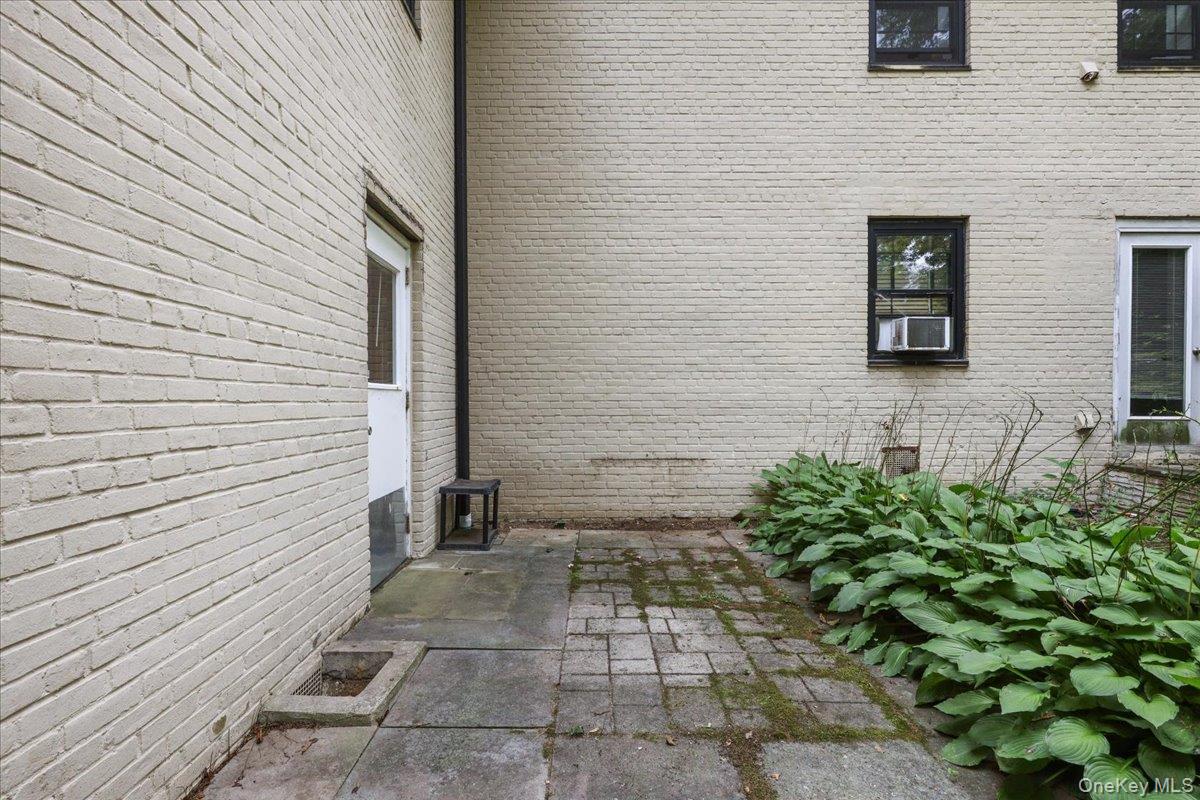 5 Whitehall Road 1l Property Photo 18