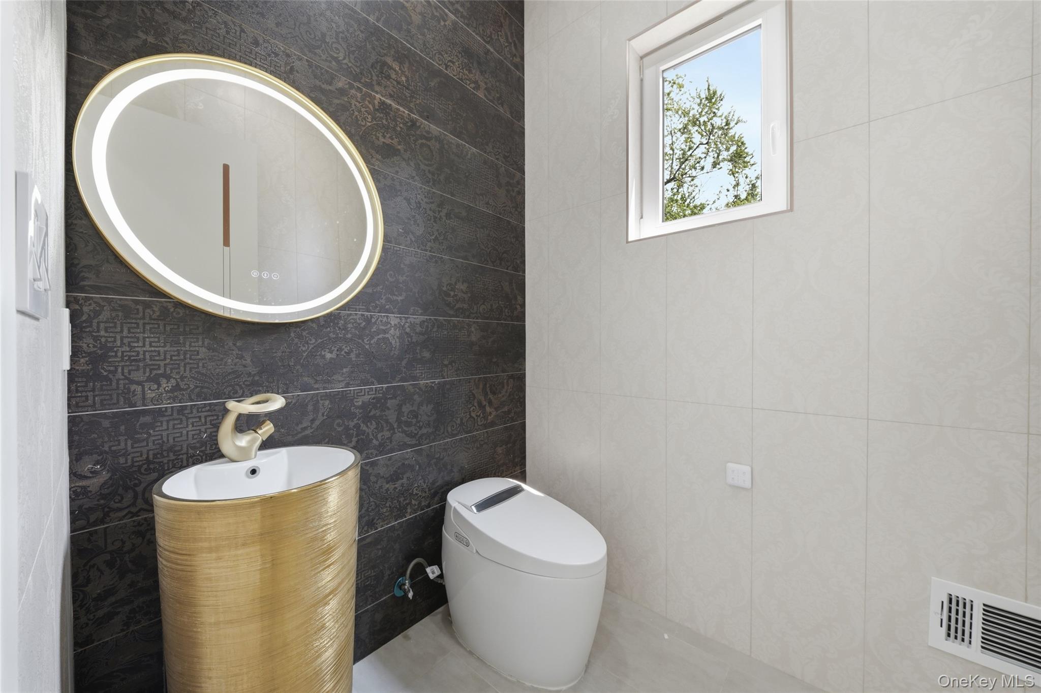 24 Surrey Lane Property Photo 10