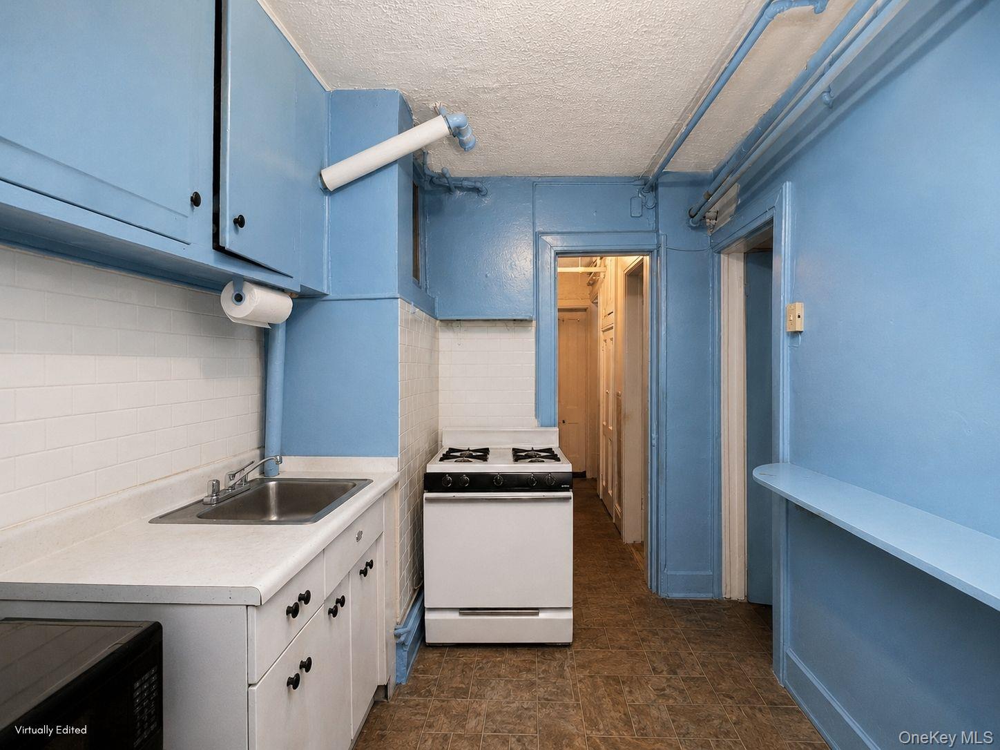 32-17 46 Street Property Photo 4
