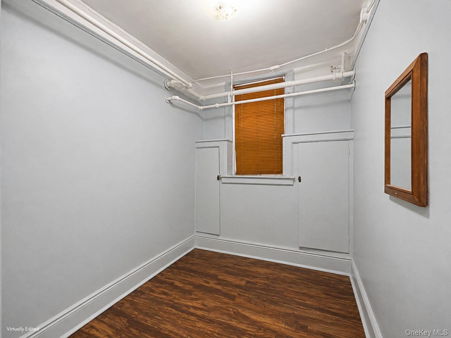 32-17 46 Street Property Photo 11