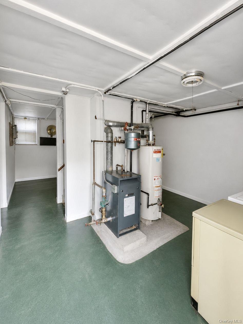20-42 41st Street Property Photo 14