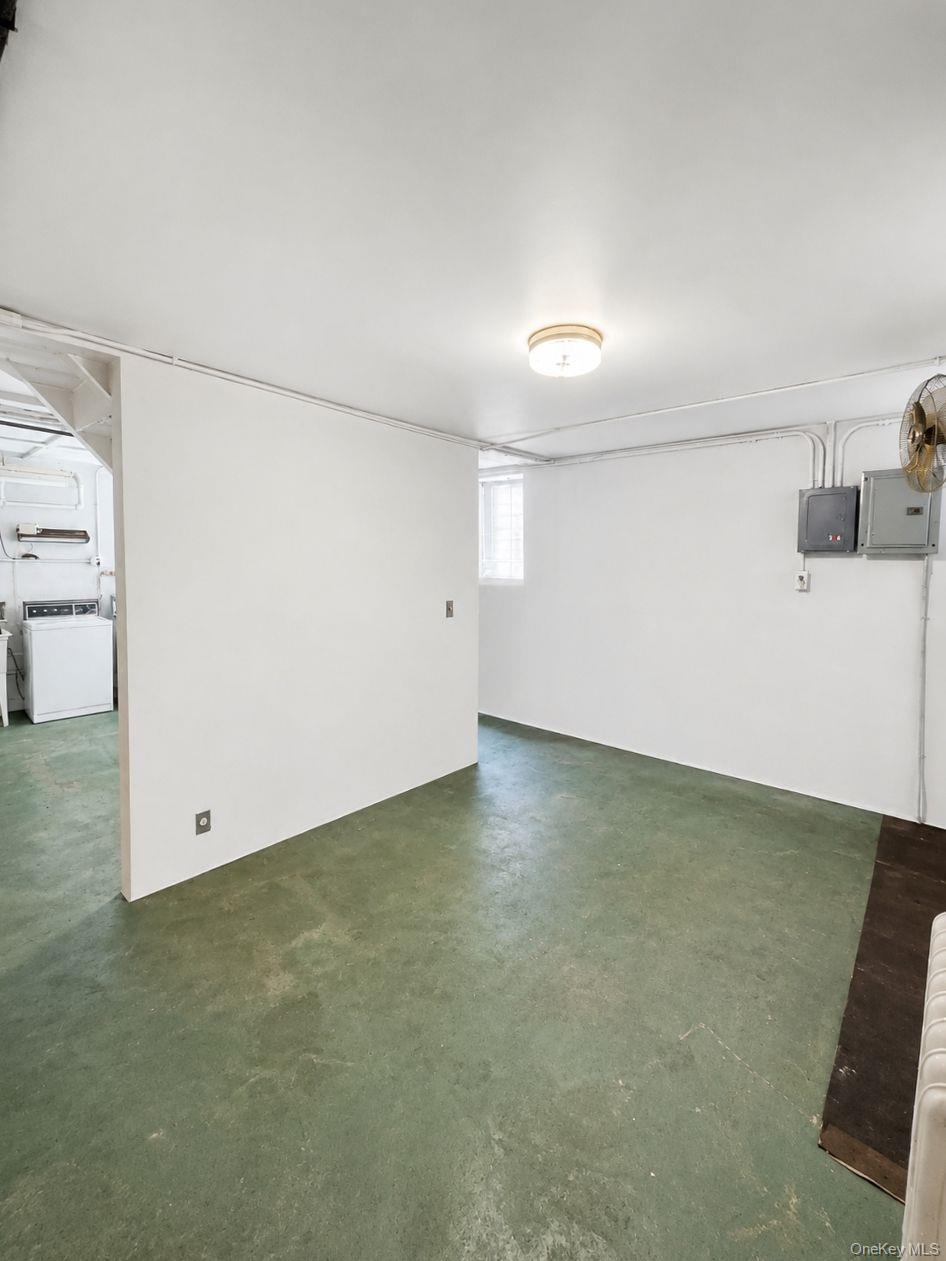 20-42 41st Street Property Photo 16