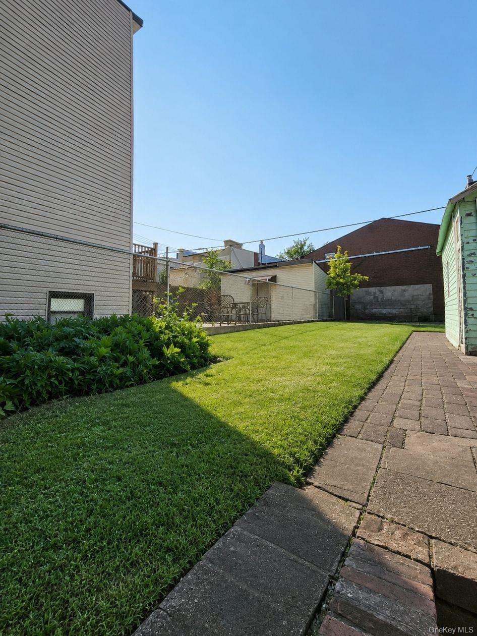 20-42 41st Street Property Photo 19