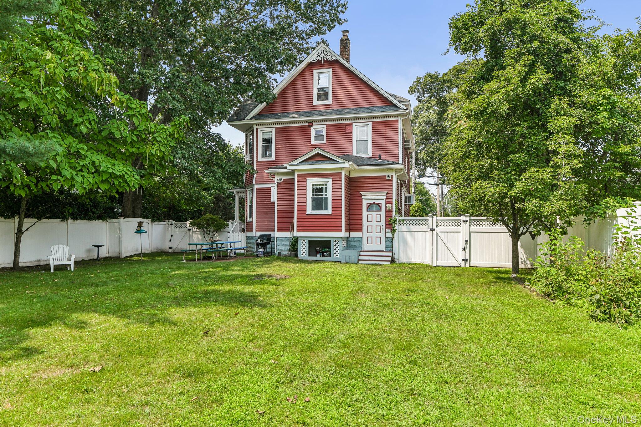 35 Lee Avenue Property Photo 23