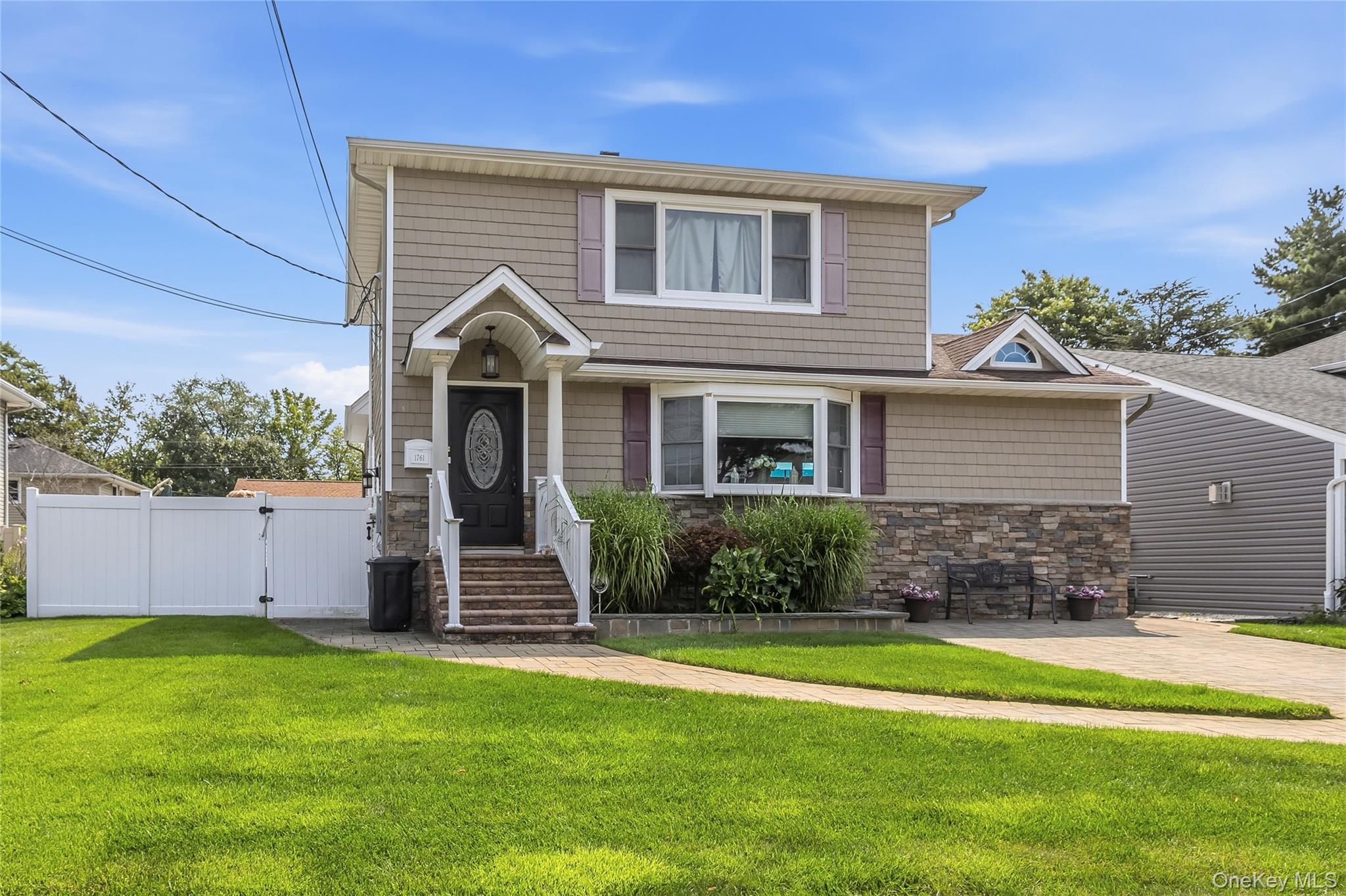1761 Harold Avenue Property Photo 2