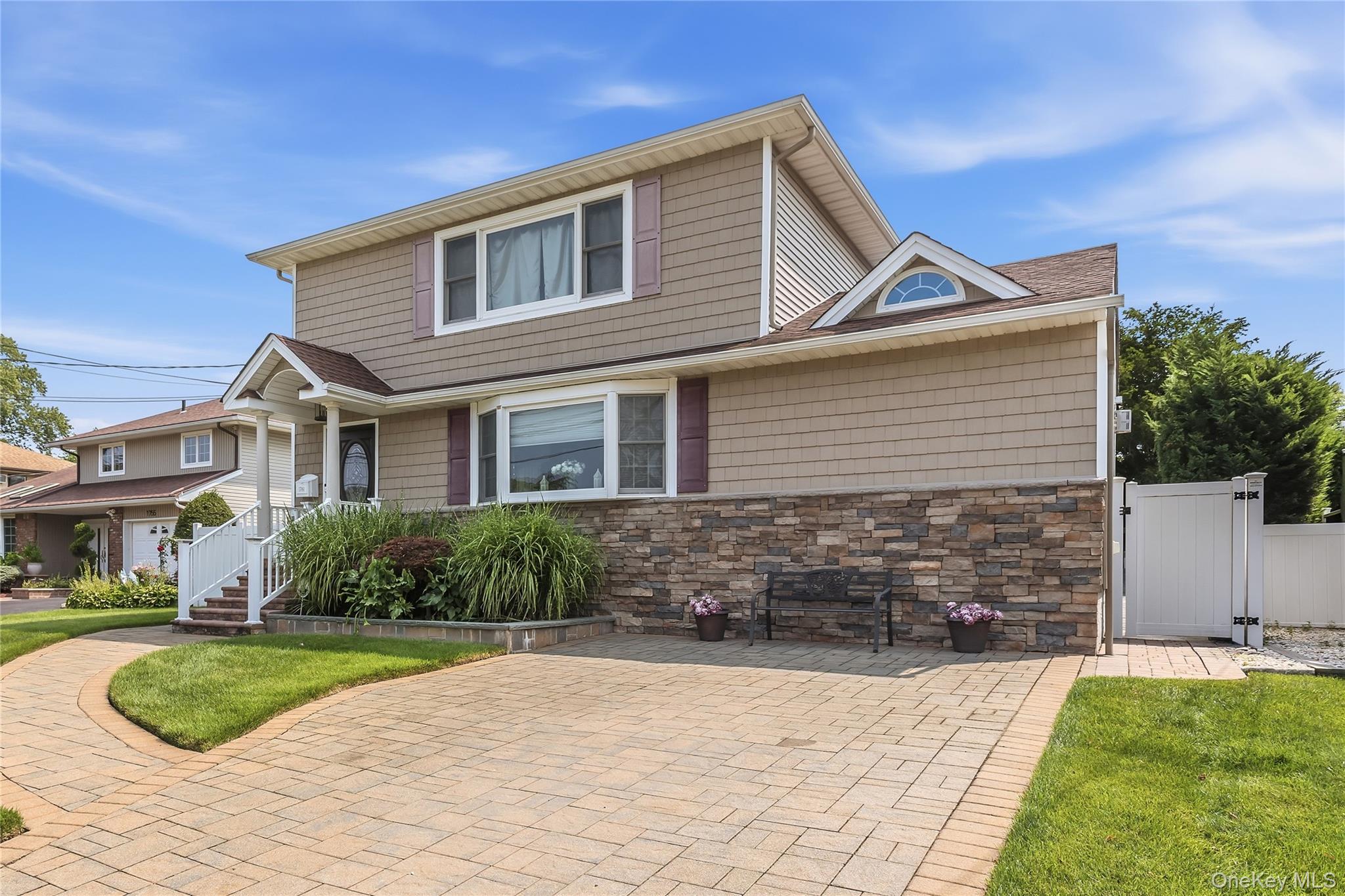 1761 Harold Avenue Property Photo 3