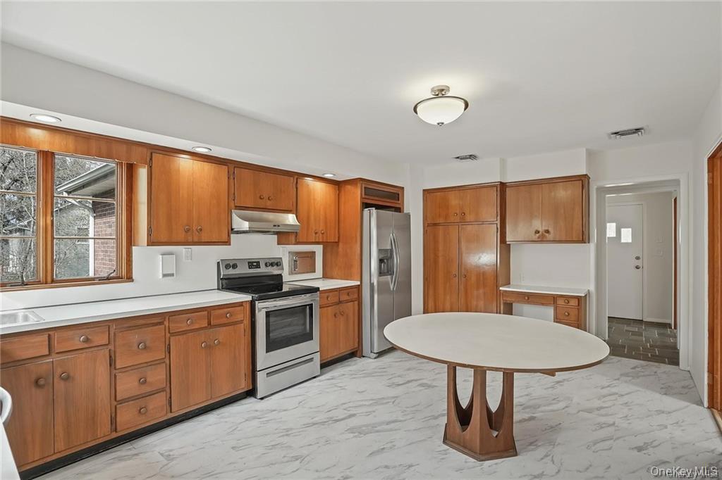 17 Brookside Avenue Property Photo 8
