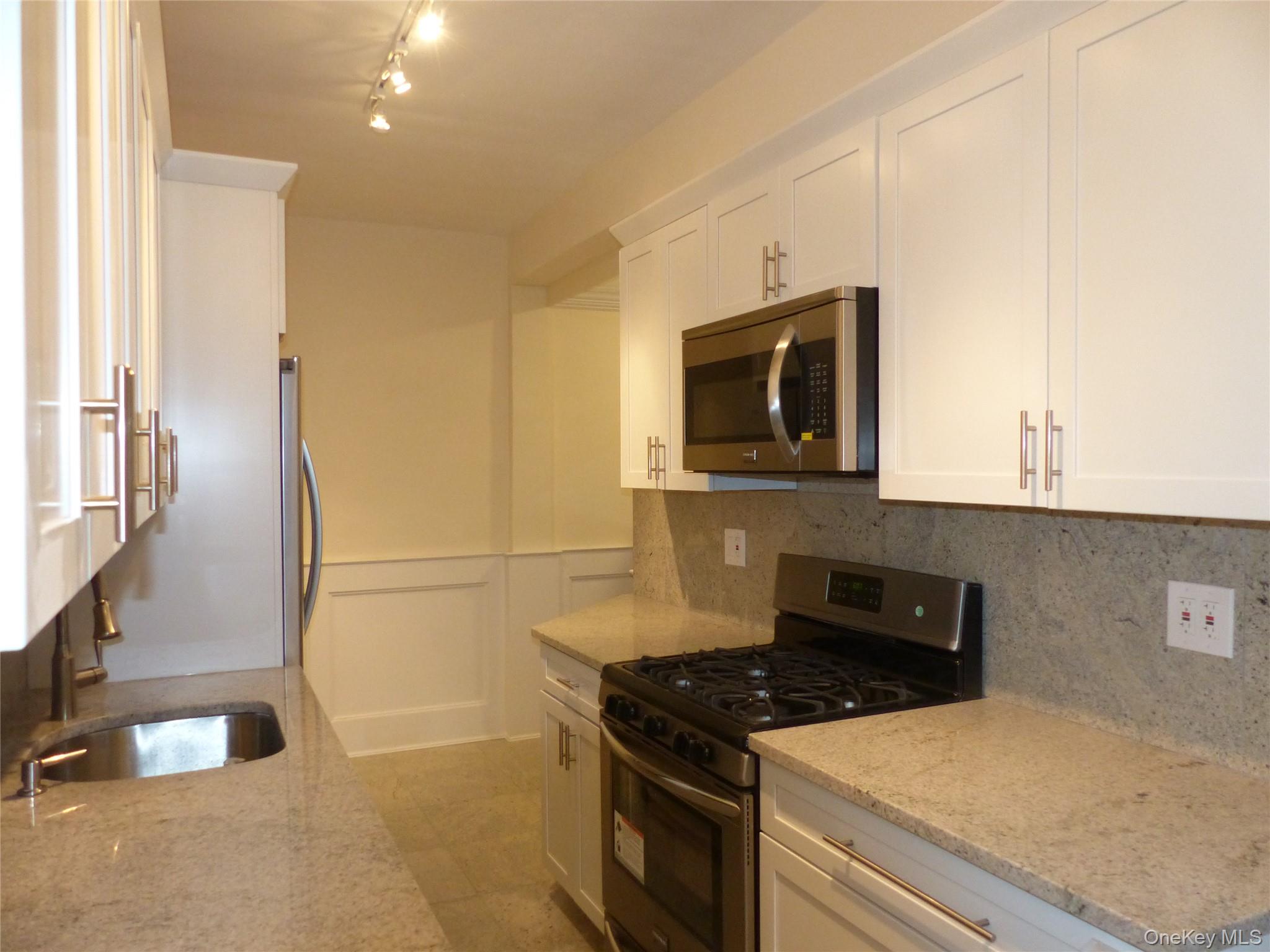 222 Seventh Street 2c Property Photo 7