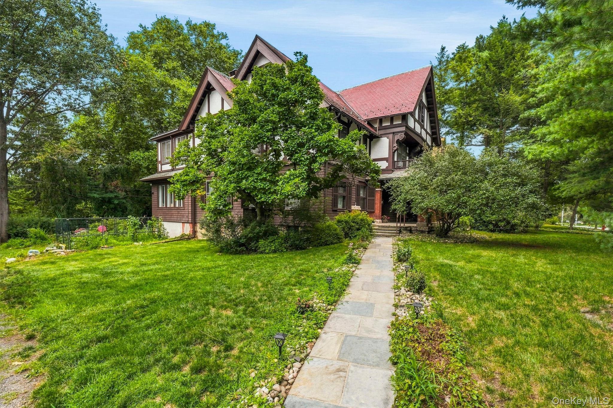 83 Hooker Avenue Property Photo 3
