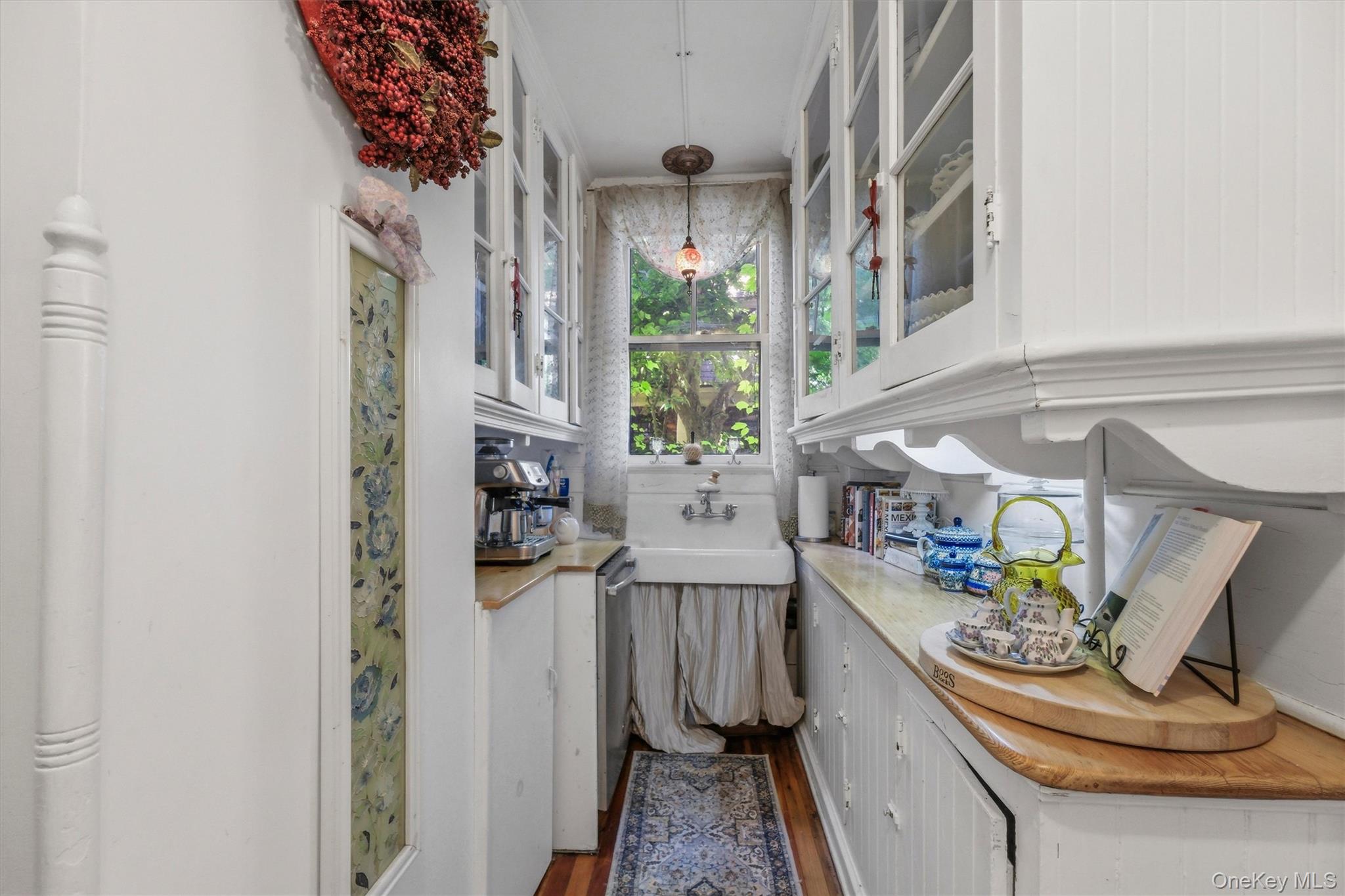 83 Hooker Avenue Property Photo 18