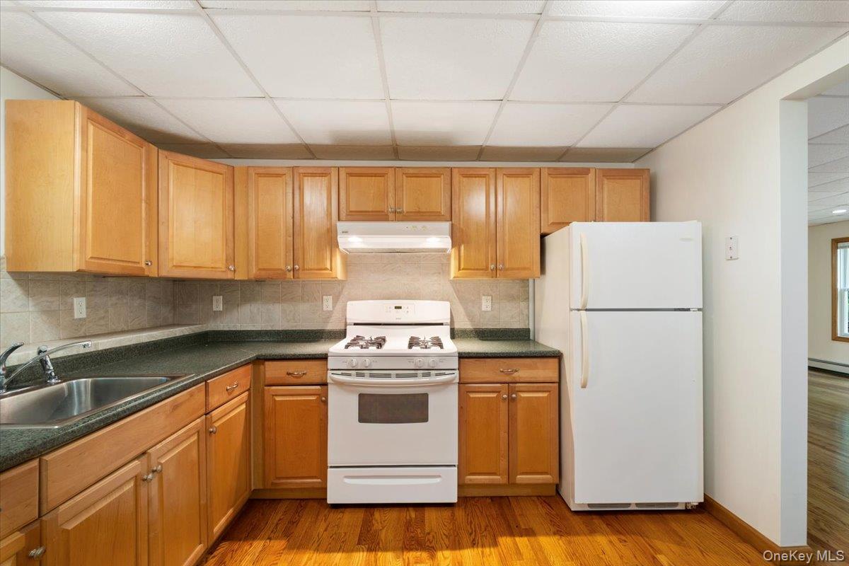 272 Brewster Hill Road Property Photo 4