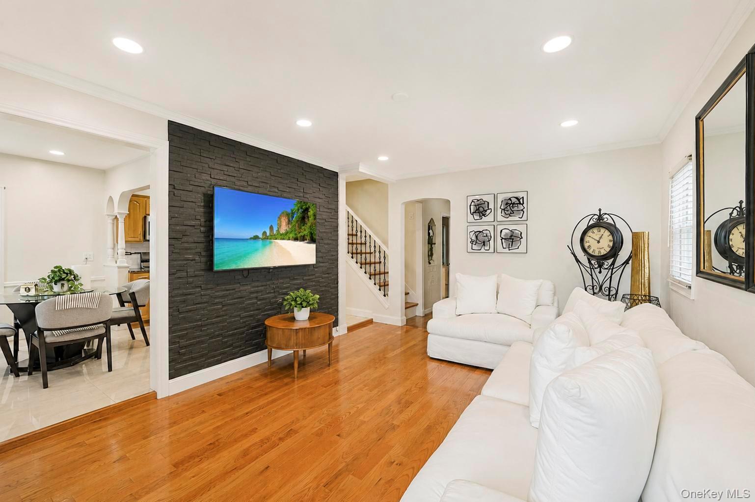 11934 224th Street Property Photo 8