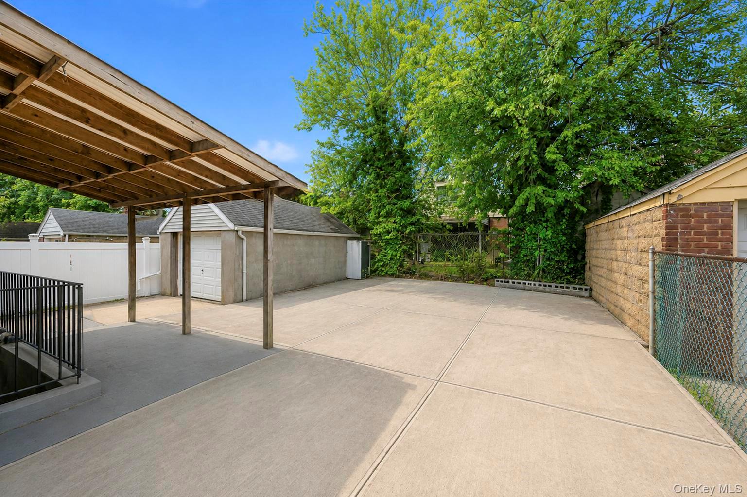 11934 224th Street Property Photo 25