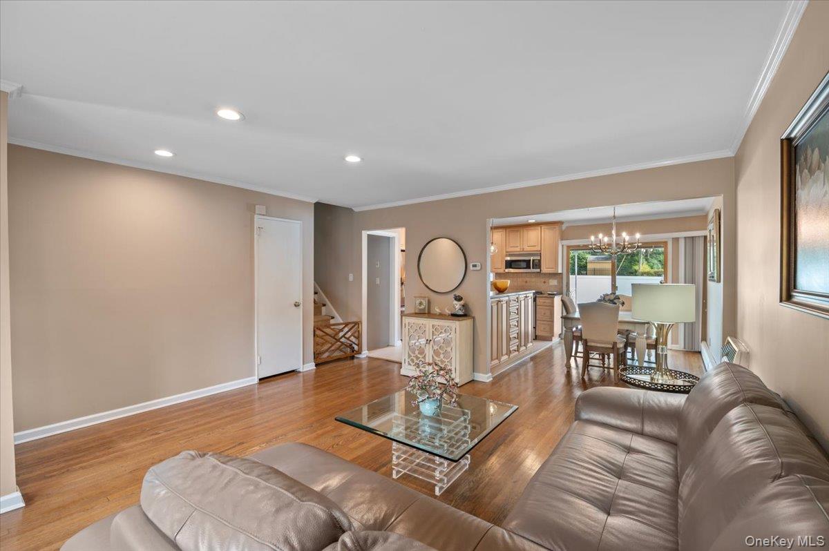 38 Briarwood Lane Property Photo 6