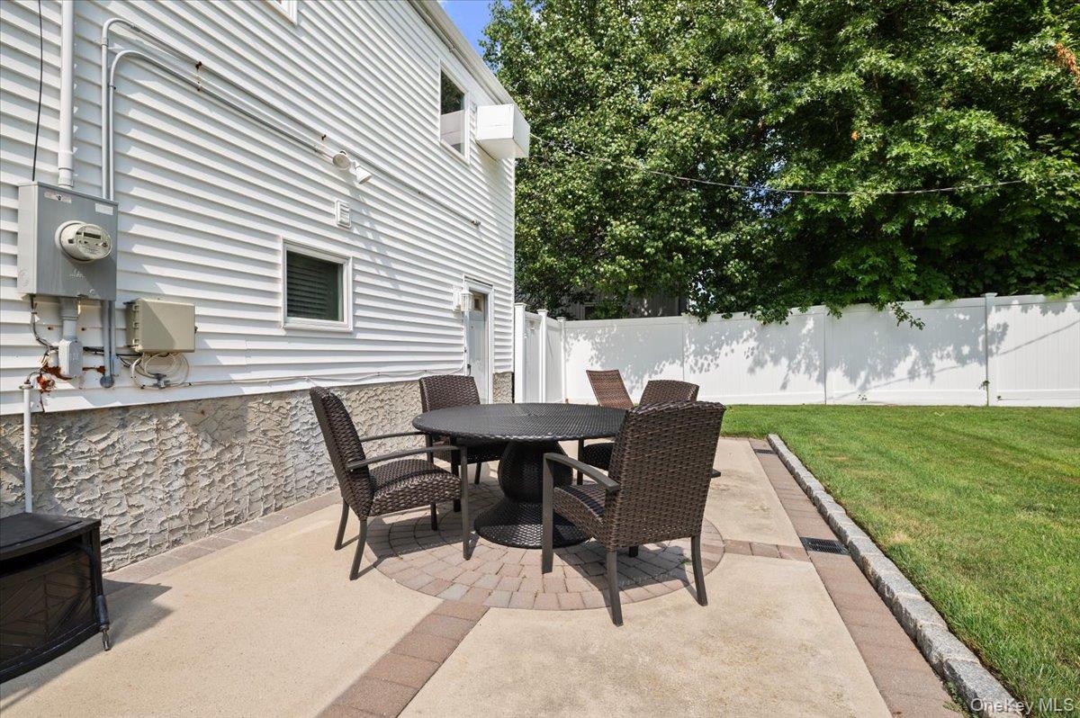 38 Briarwood Lane Property Photo 23