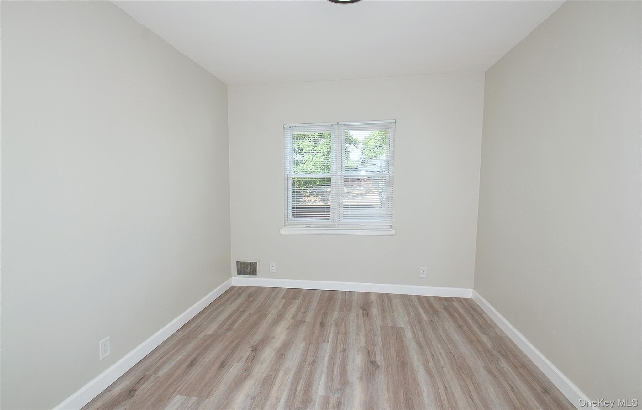 7336 197th Street Property Photo 13