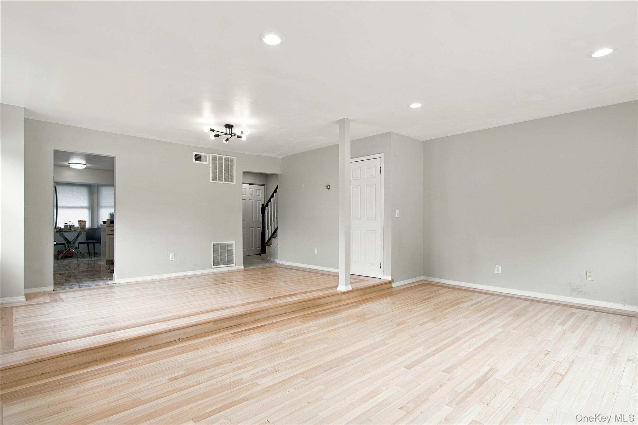 8 Manors Drive Property Photo 10