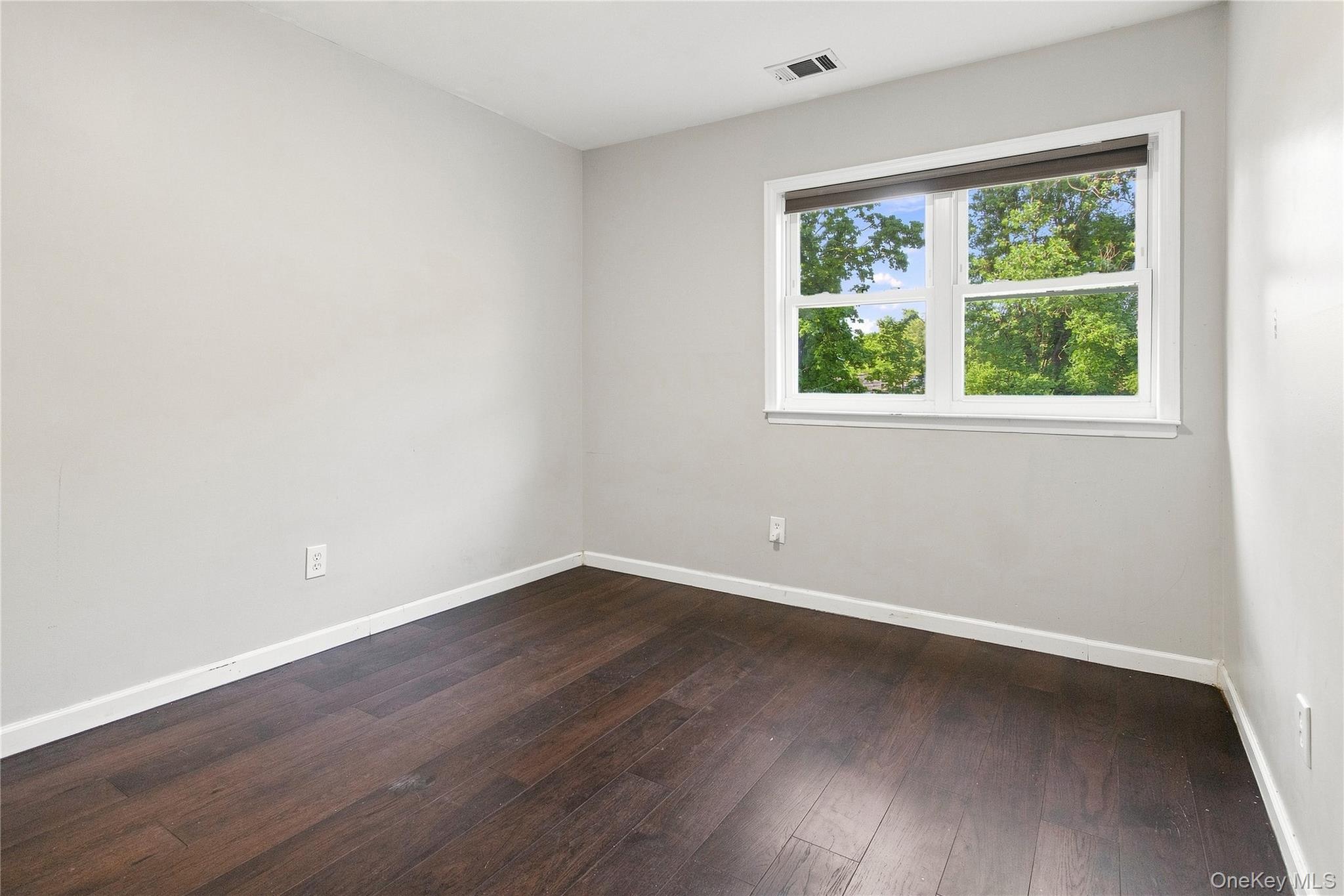 8 Manors Drive Property Photo 14