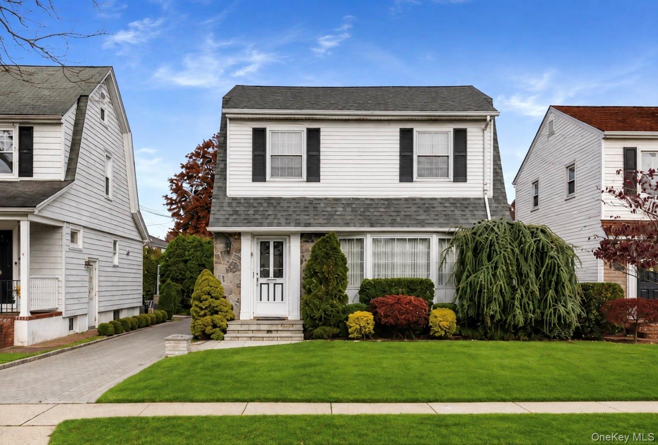 19 Stratford Avenue Property Photo 1