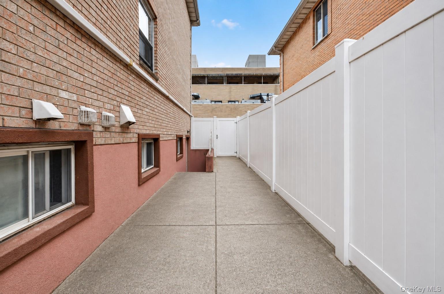 4215 161st Street Property Photo 5