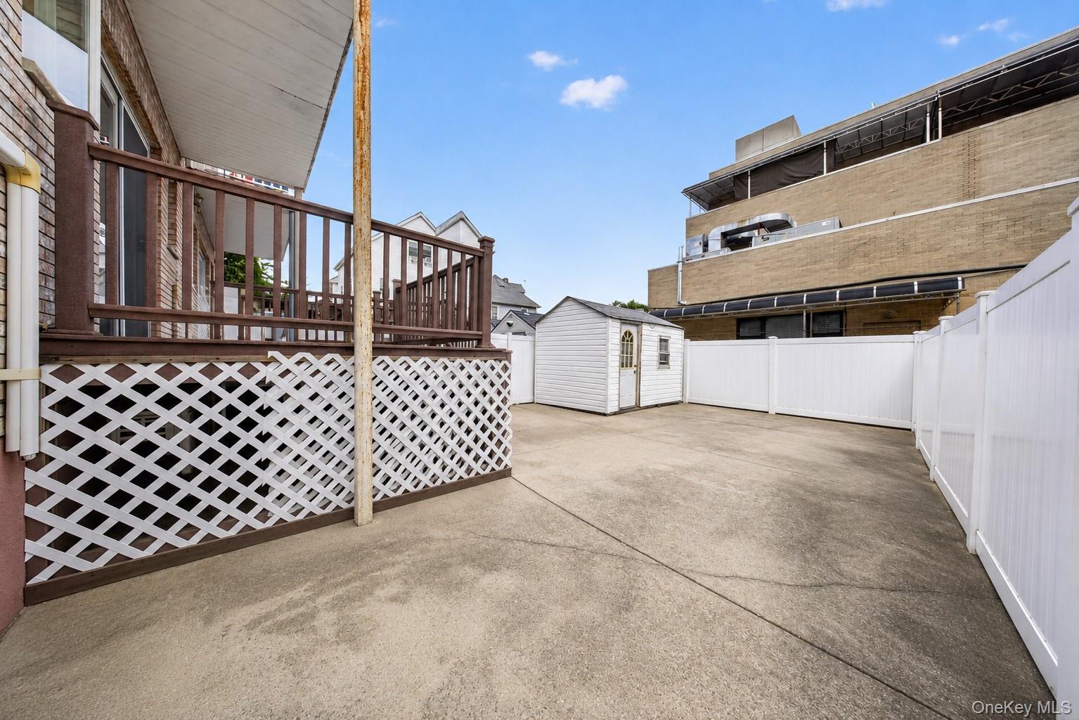 4215 161st Street Property Photo 6