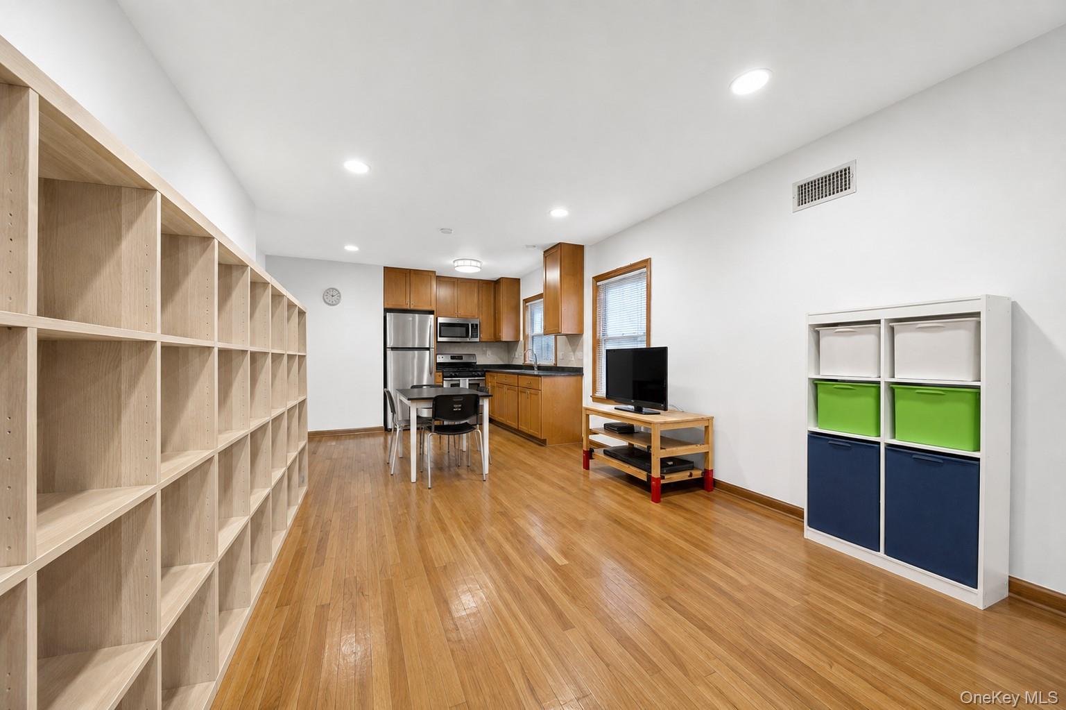 4215 161st Street Property Photo 12