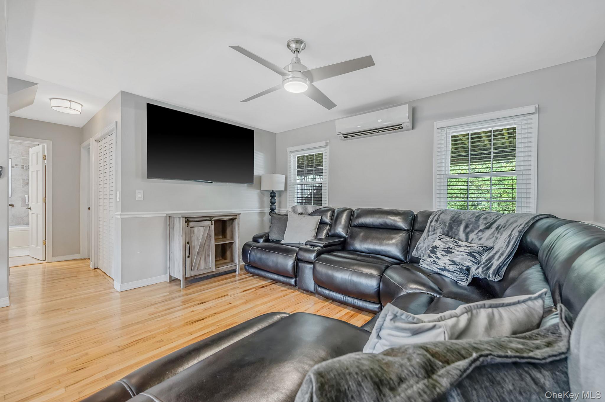 828 Strang Drive Property Photo 13
