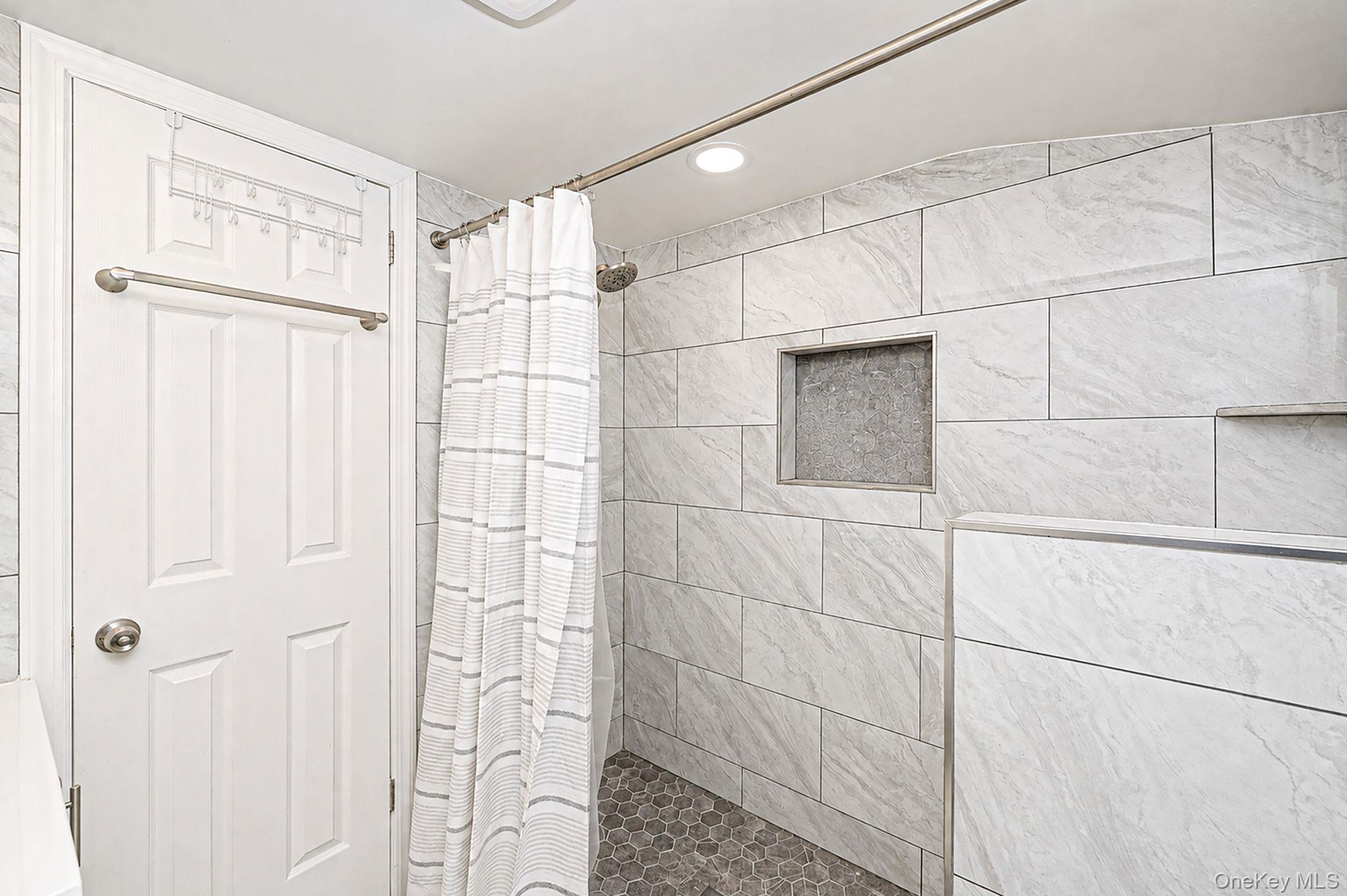 828 Strang Drive Property Photo 27