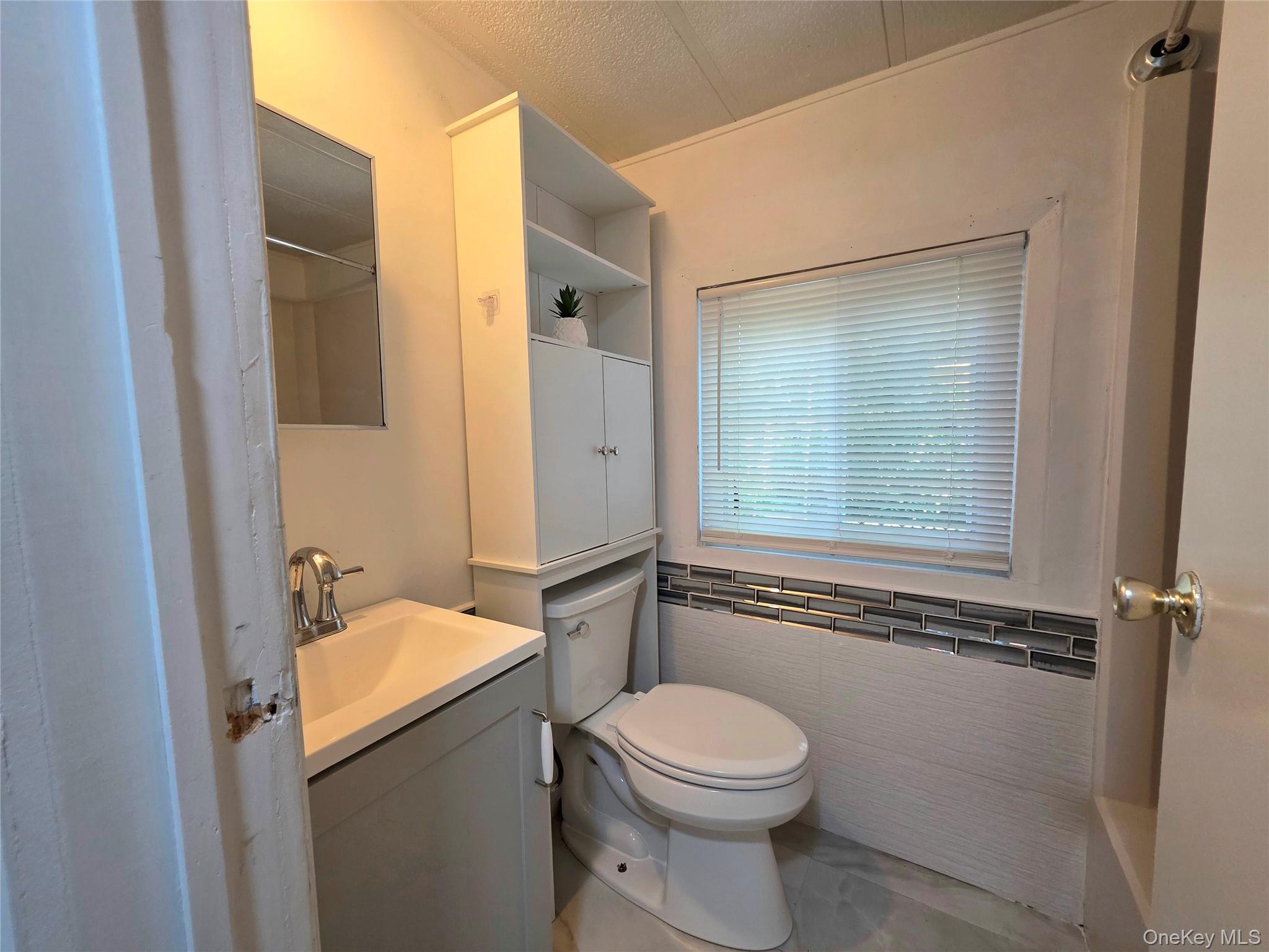 525 Riverleigh Avenue 111 Property Photo 3