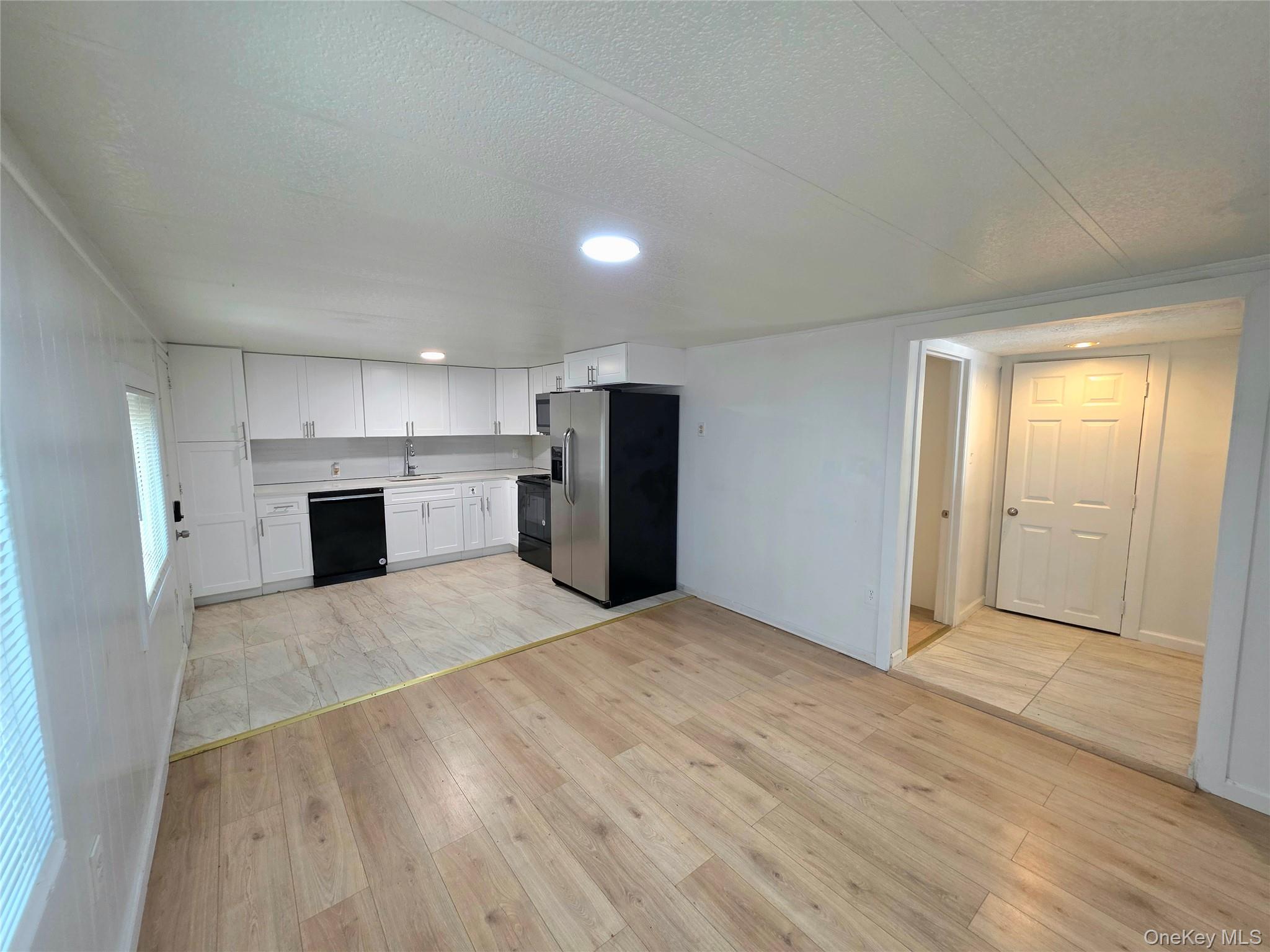 525 Riverleigh Avenue 111 Property Photo 4