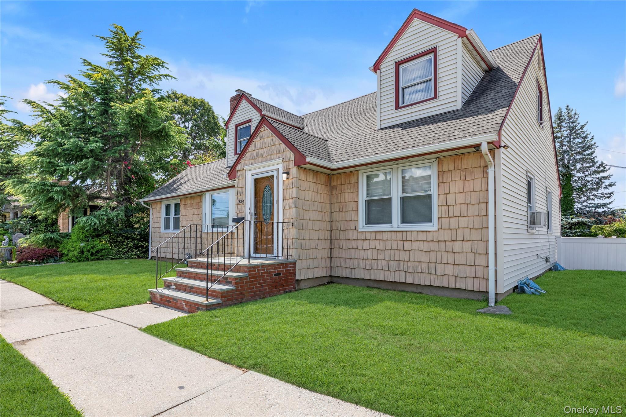 1345 Great Neck Road Property Photo 1