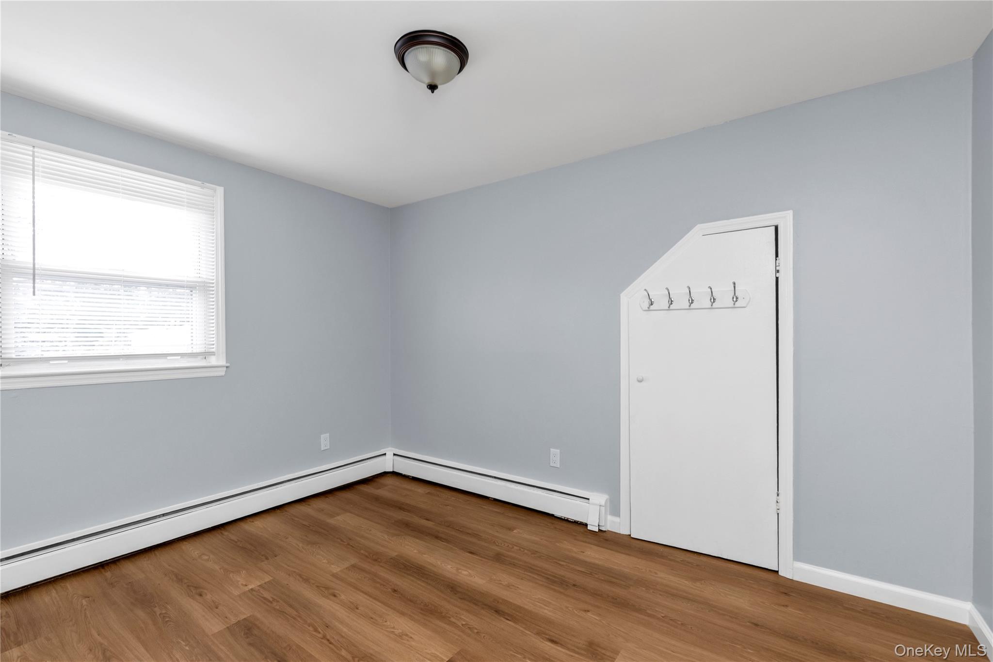 1345 Great Neck Road Property Photo 4