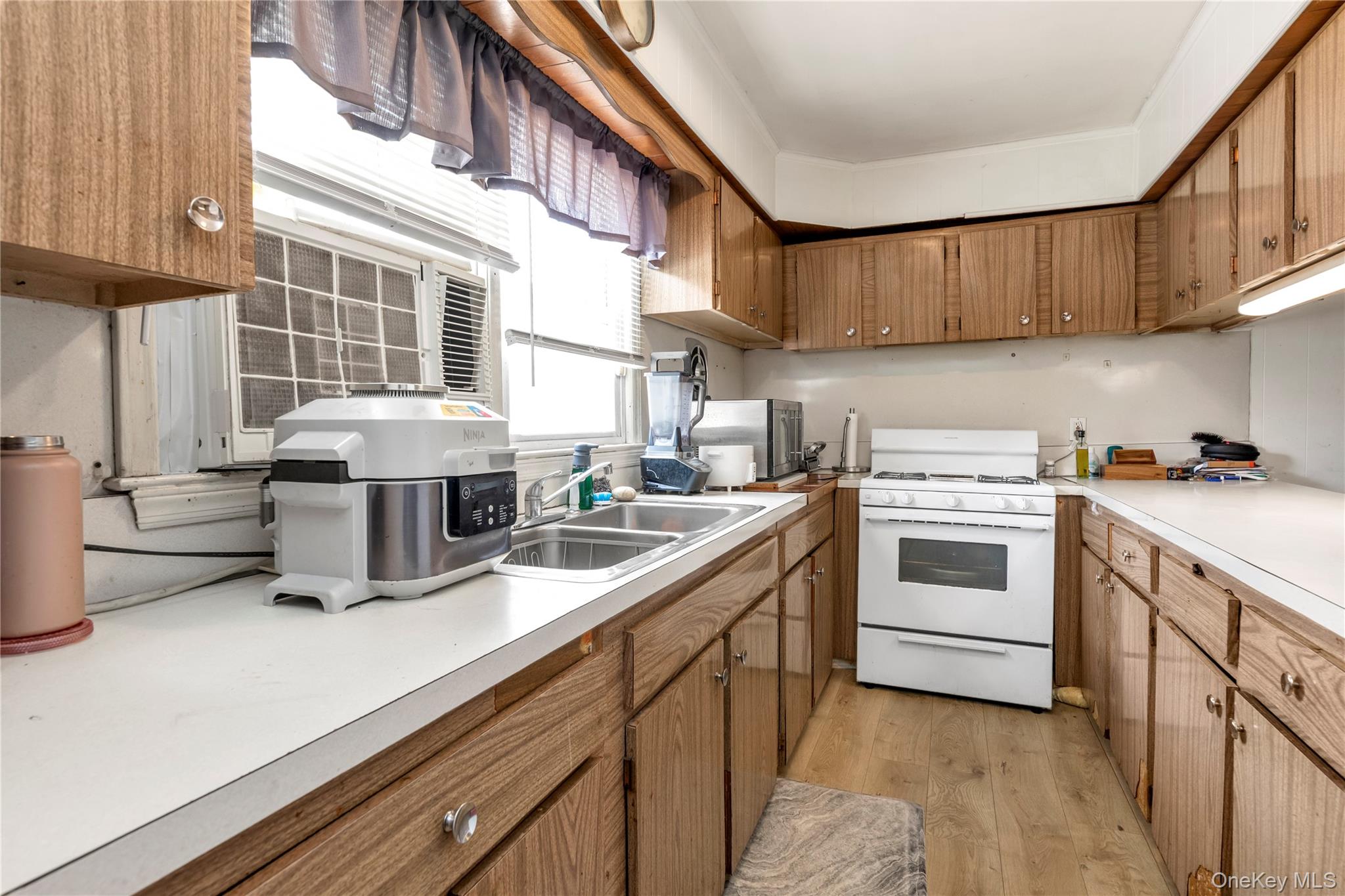 1345 Great Neck Road Property Photo 8