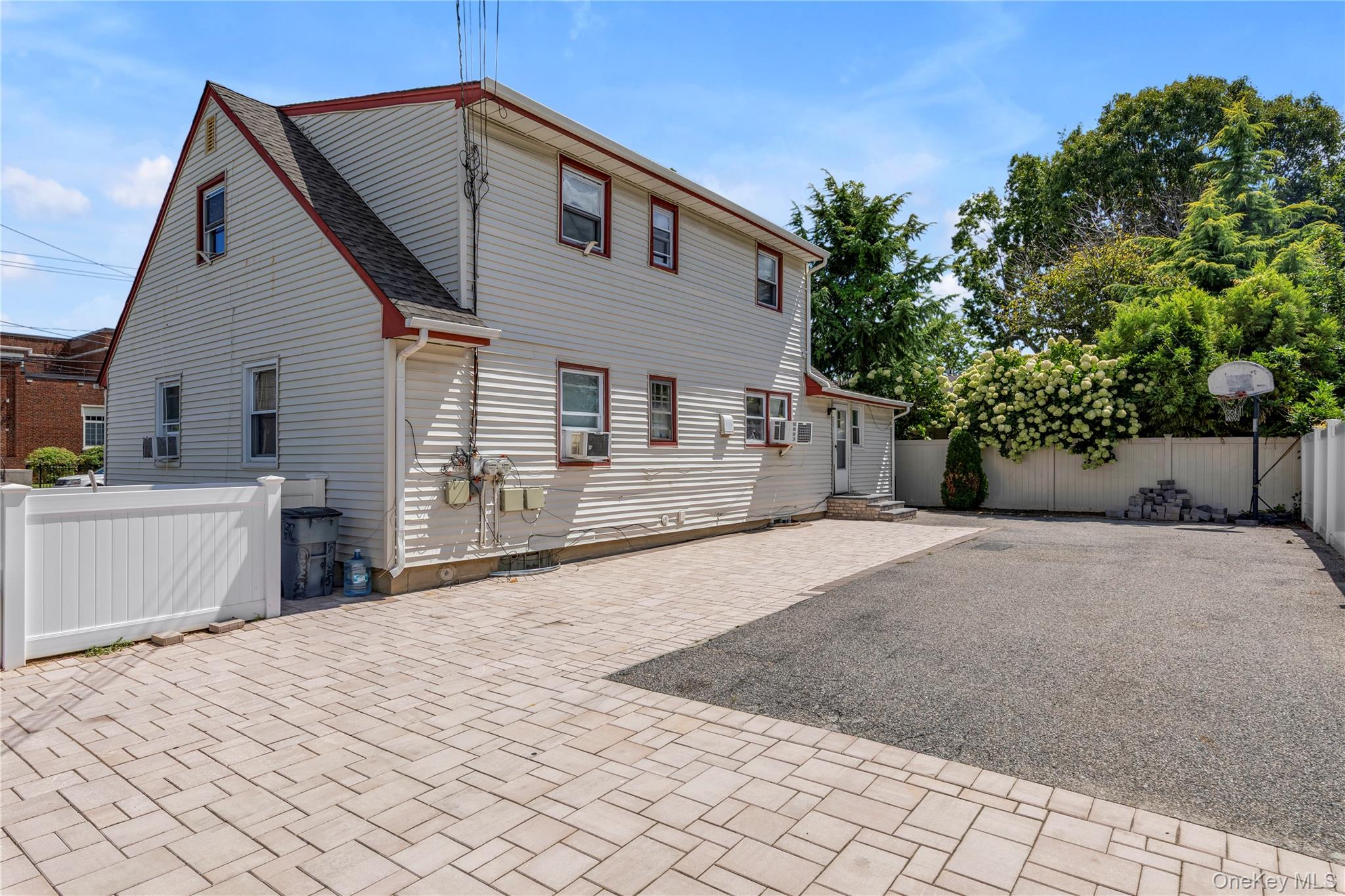 1345 Great Neck Road Property Photo 12