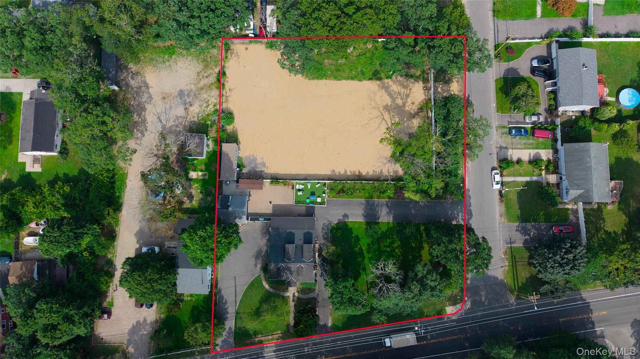 85 Cocoanut Street Property Photo 2