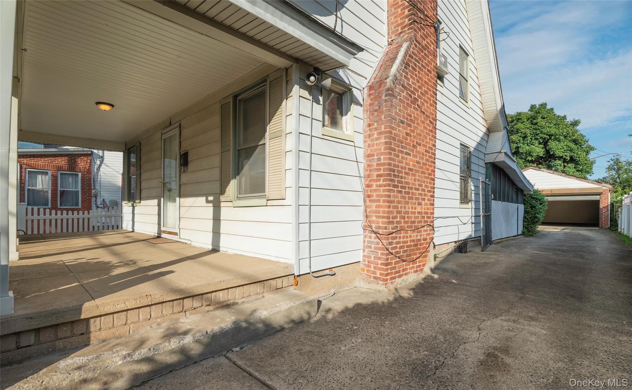 10515 220th Street Property Photo 3