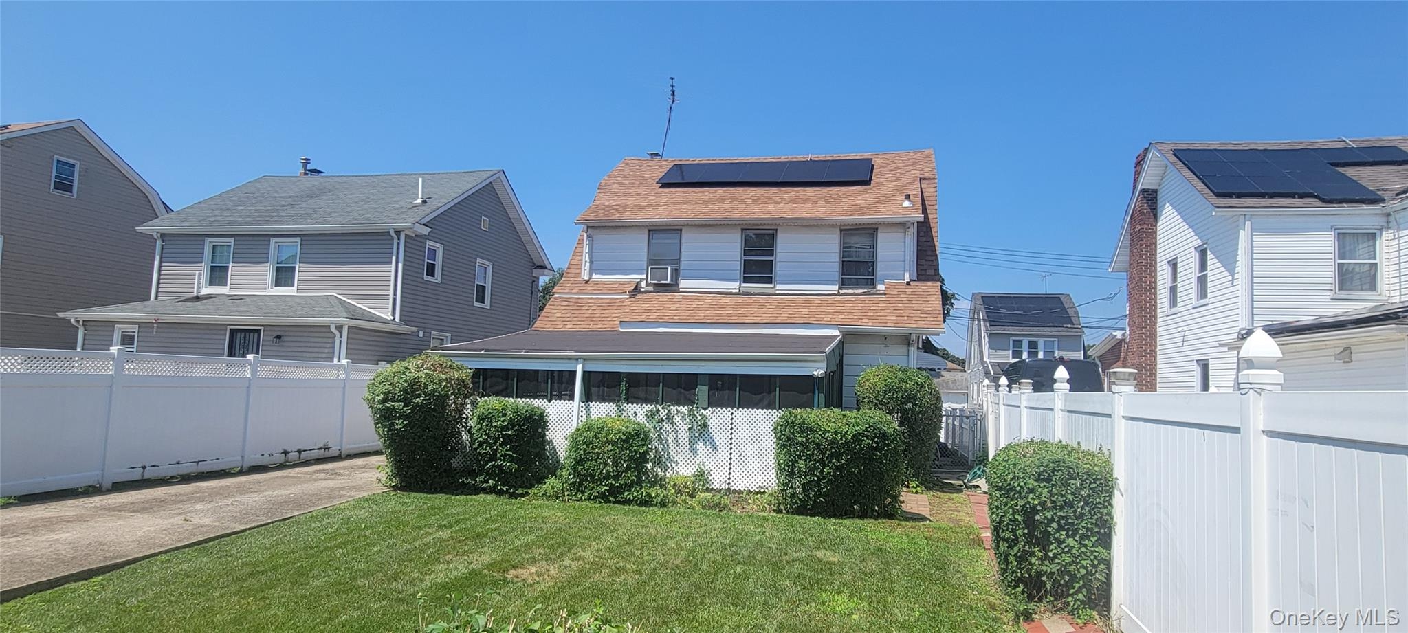 10515 220th Street Property Photo 4