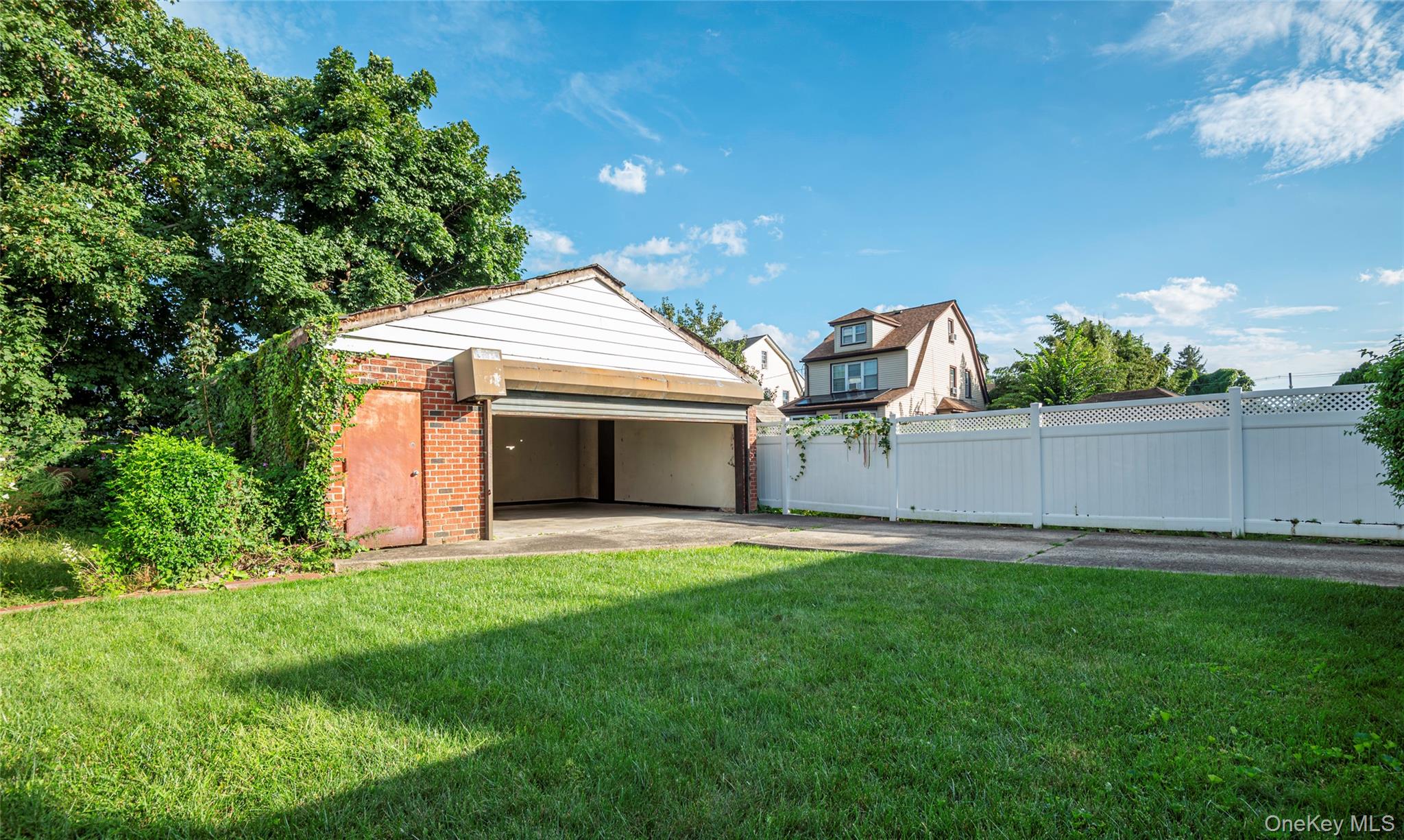 10515 220th Street Property Photo 14