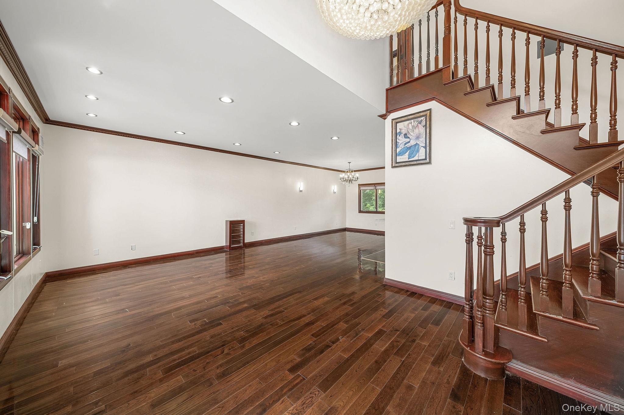 300 Ellen Place Property Photo 8